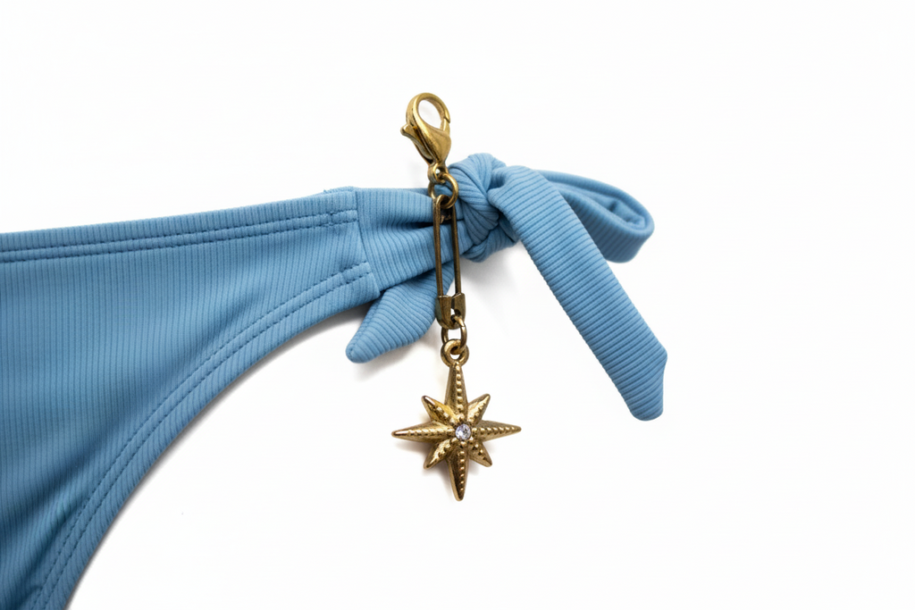 Bikini Charmers: Compass