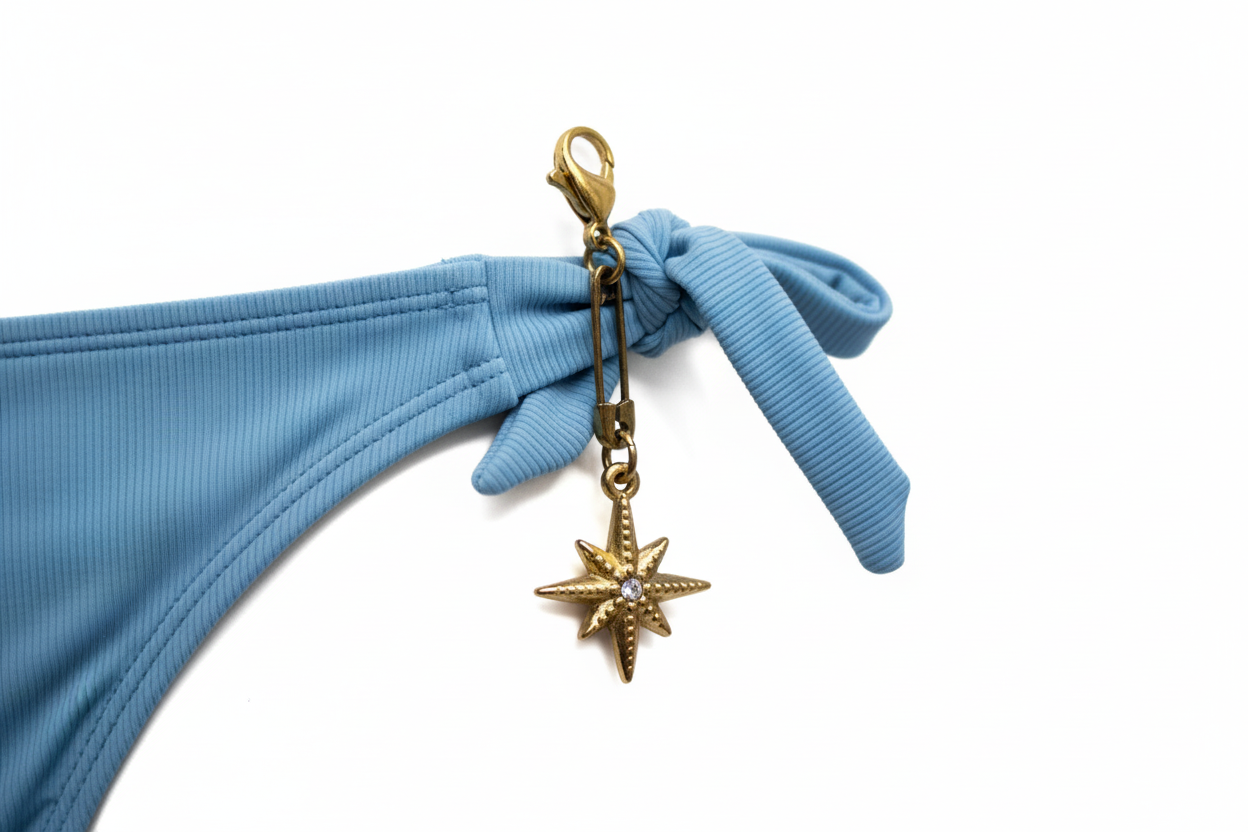 Bikini Charmers: Compass